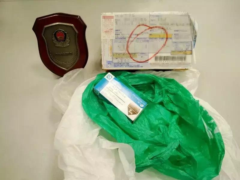 男子寄快递被抓视频,在日本取快递被抓