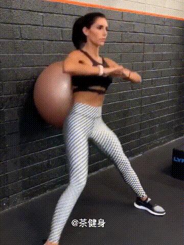 健身球瘦腹的小秘诀,减掉大肚腩简单易学的健身运动