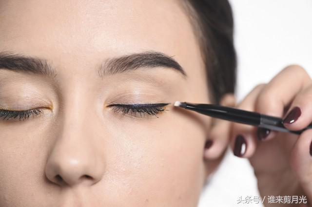 一个内双一个单眼皮怎么化妆,一个内双一个外双怎么调整