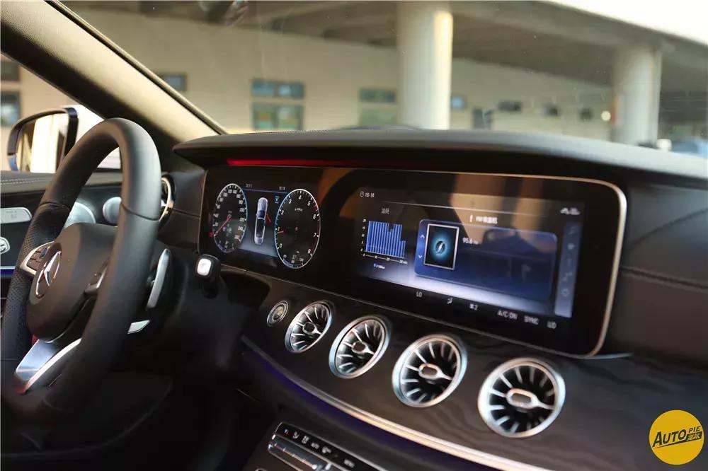 驾驶奔驰e200游艇蓝敞篷,奔驰e200敞篷试驾视频