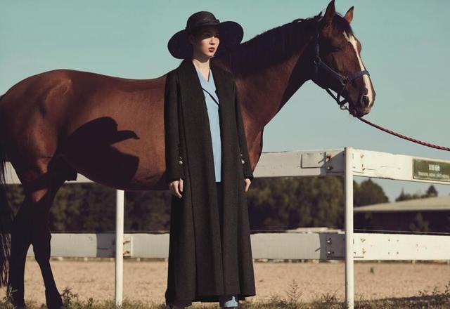 羊绒大衣含羊绒与不含羊绒咋区别,纯羊毛面料的羊绒大衣好吗