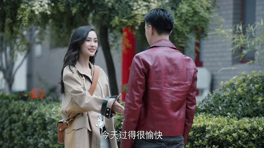 创业时代杨颖尬演,创业时代的杨颖造型