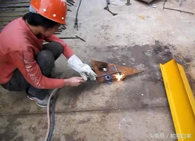 新型花篮拉杆式悬挑架,普通悬挑架与花篮式悬挑架的区别