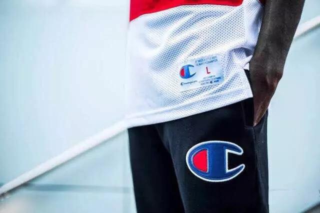 历经99年“Champion”卷土归来，再次引领潮流！