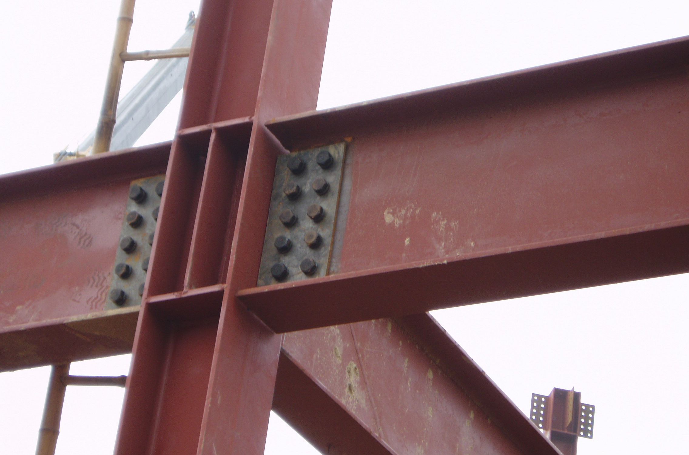 钢结构屋面安装要做什么资料,大面积钢结构屋面如何施工