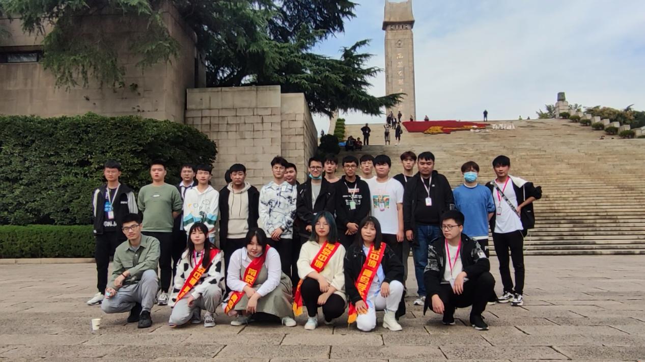 赶巧了,北大清华与北大青鸟