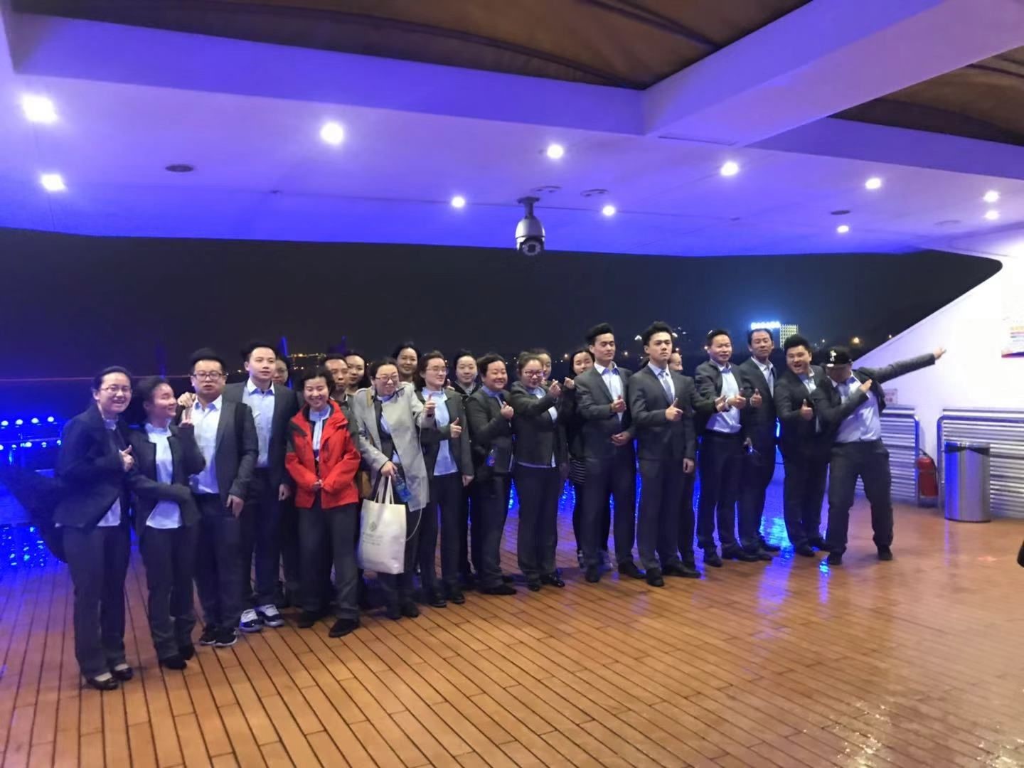 精英酒商·财聚湘江——世界酒商号游轮10月19日晚盛大起航！