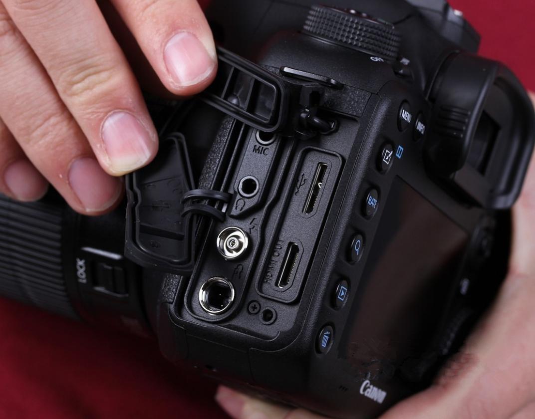 性价比最高的残画幅！机身仅8499元，连拍堪比专业全画幅