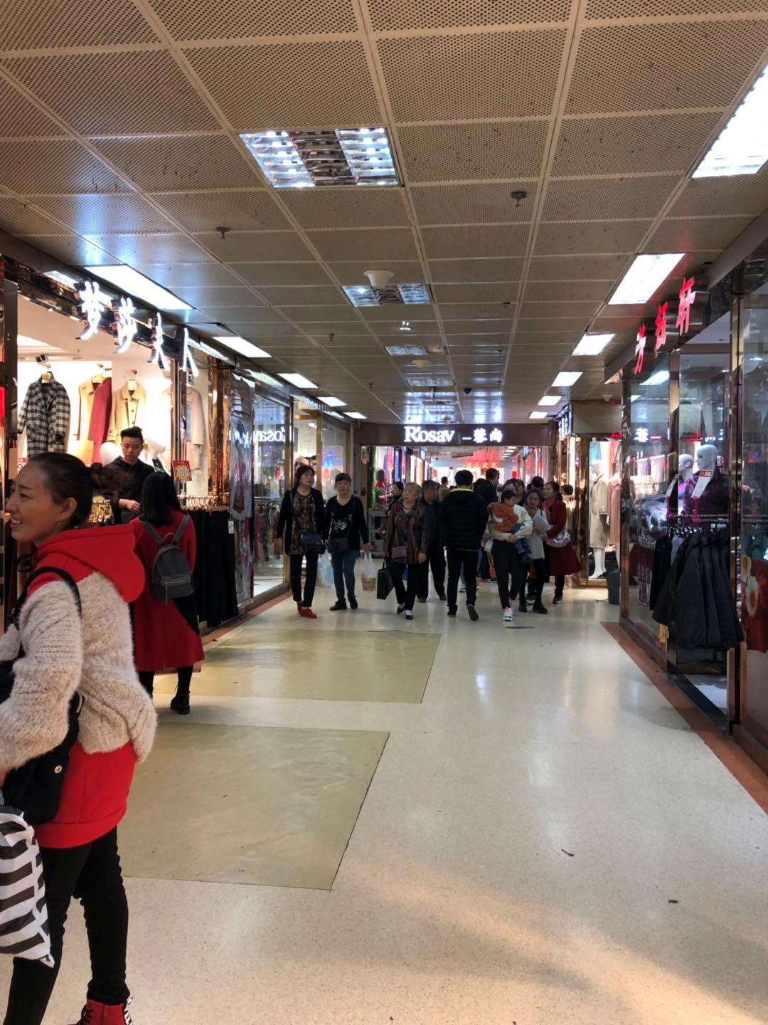 成都九龙广场在哪里,成都九龙广场现状