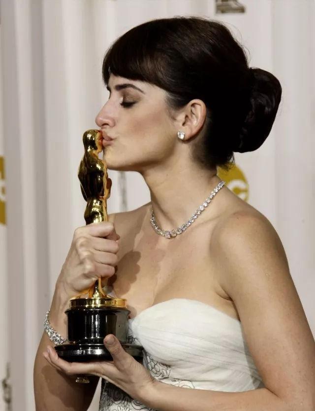 西班牙的国宝级女神,西班牙火腿为什么那么漂亮