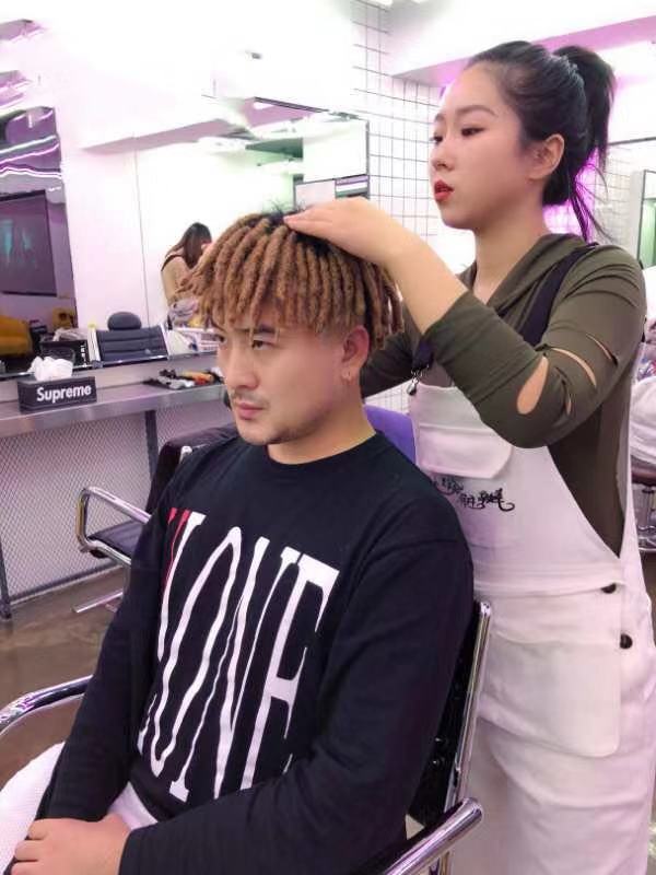 成都脏辫一般多少钱,学编脏辫挣钱吗