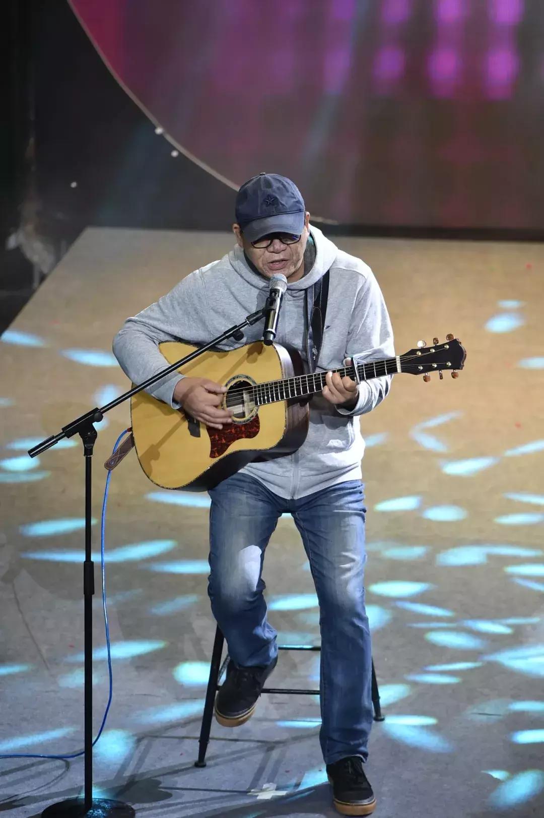 郑愁予深情吟诵《归航曲》2018武汉诗歌节音乐会点燃诗意江城