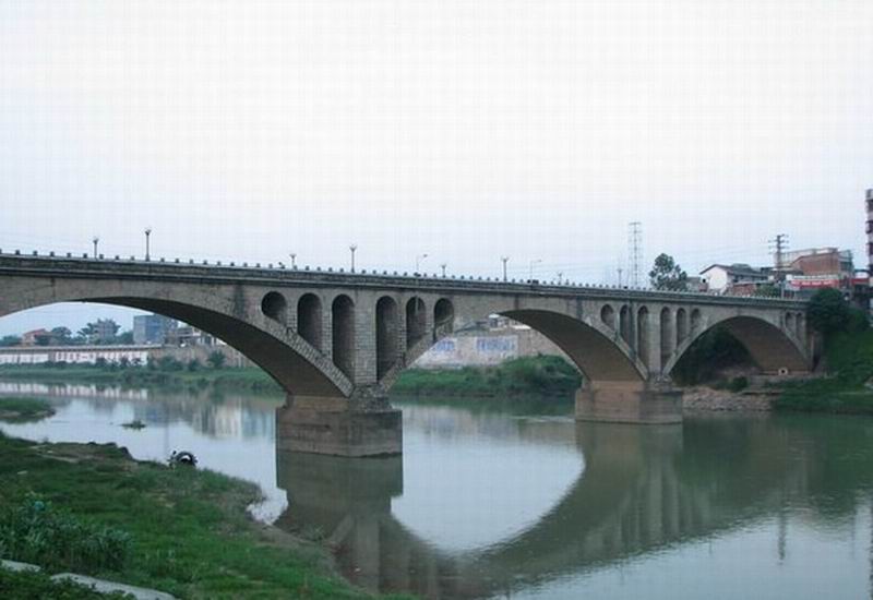 坐咩给“五华阿哥五华阿哥硬打硬”?