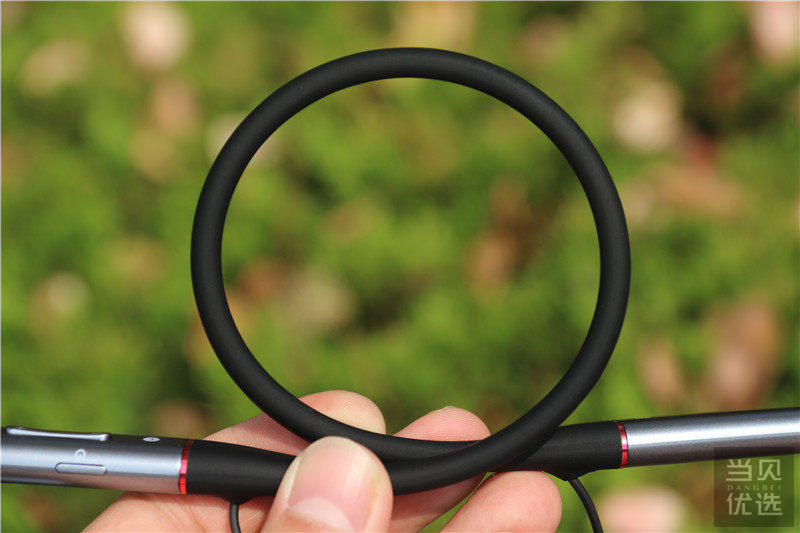 1more蓝牙无线耳机使用方法,1more无线蓝牙耳机使用方法