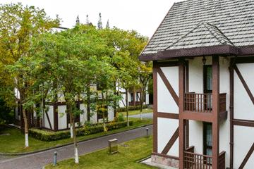 探秘2500亩魔都后花园!欧式别墅独栋、宠物乐园、动物农场高尔夫