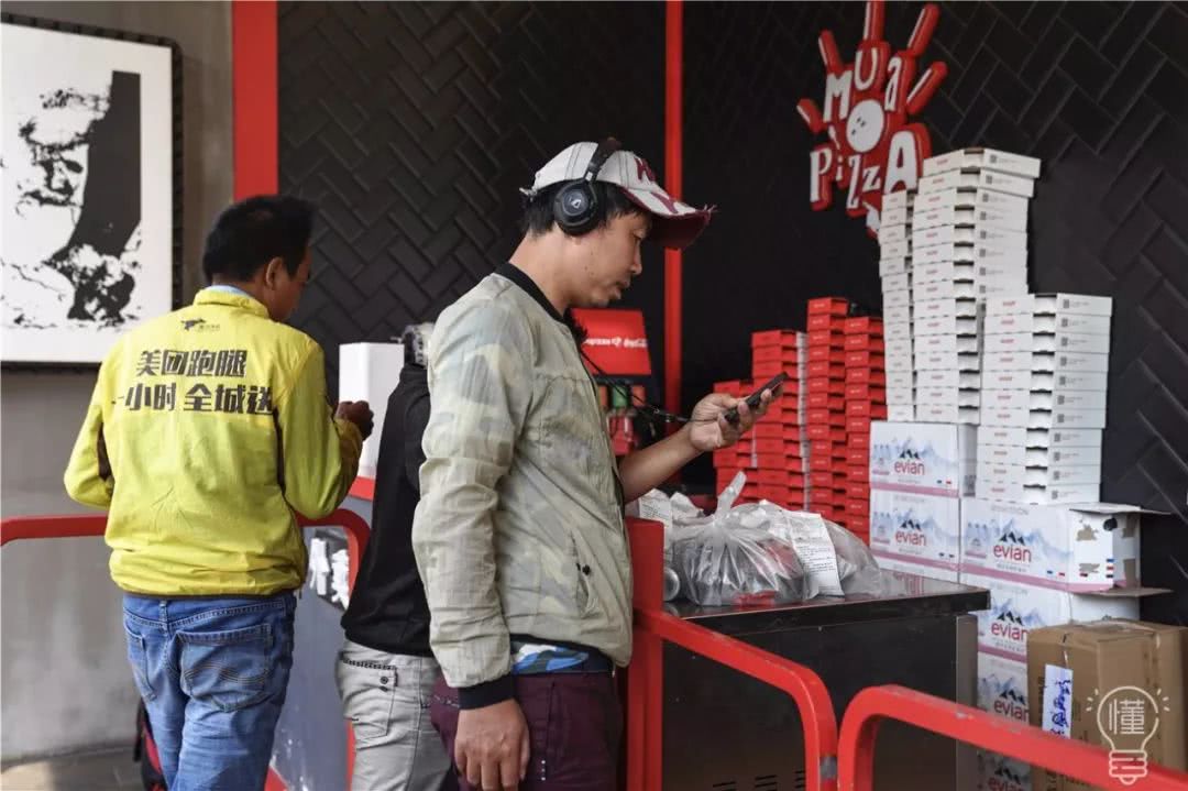 真的！这个29块9的披萨里我吃出了整整两只蟹！