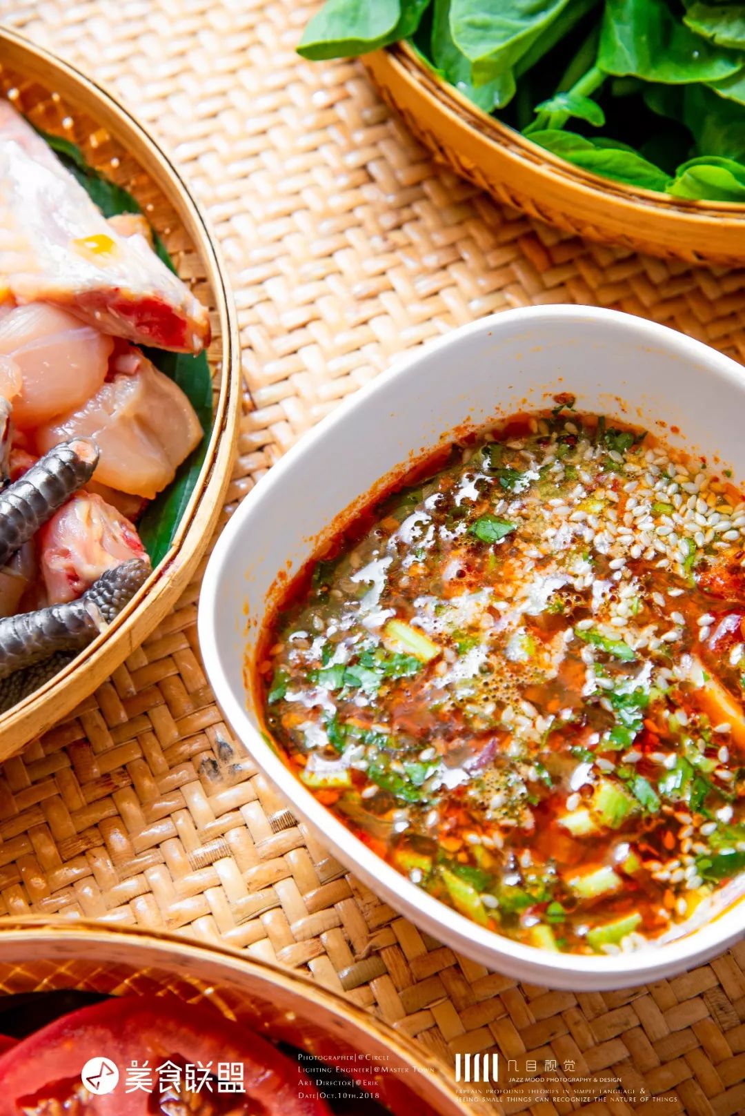 昆明闹市这家12年老店，独创傣式火锅一年只卖89天，大闸蟹涮着吃