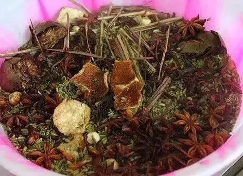 万州烤鱼炒底料的配方,重庆万州木炭烤鱼秘制配方