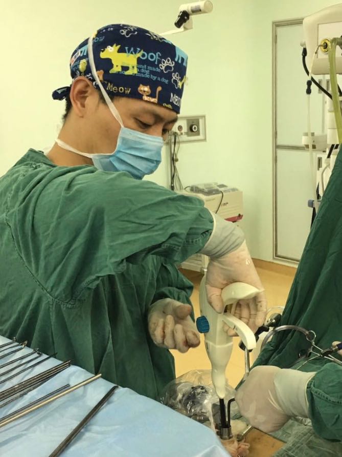 老人家腰椎盘狭窄怎么治疗,腰椎狭窄年轻人怎么治疗