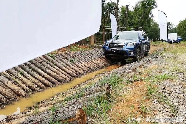10年斯巴鲁森林人2.5四驱越野视频,斯巴鲁森林人越野能力测试