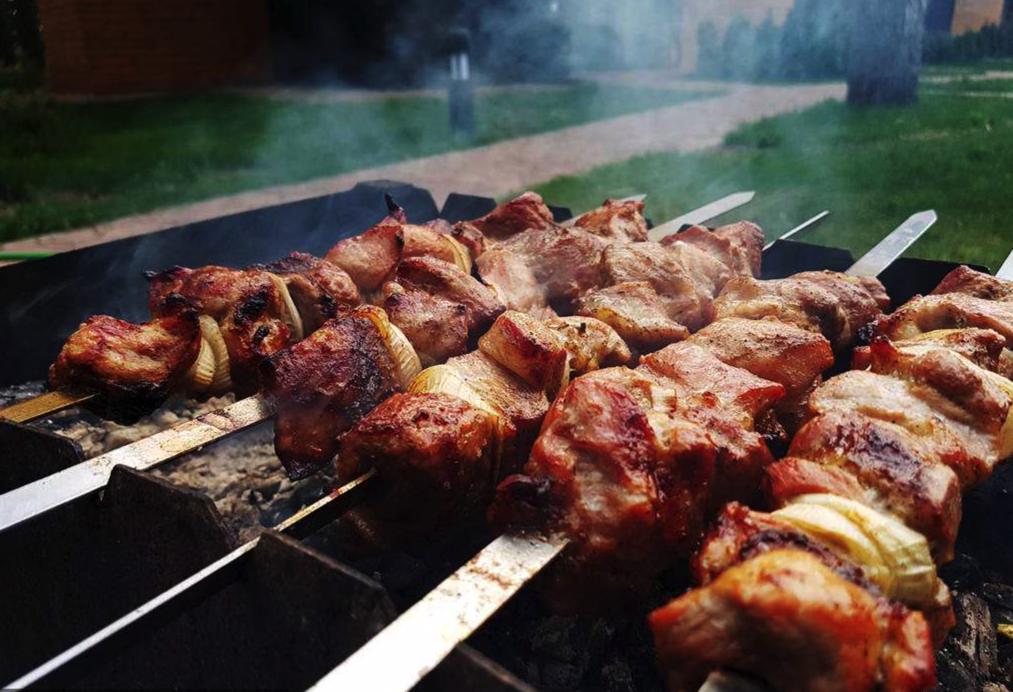 新英格兰和纽约,英格兰和塞维利亚的关系