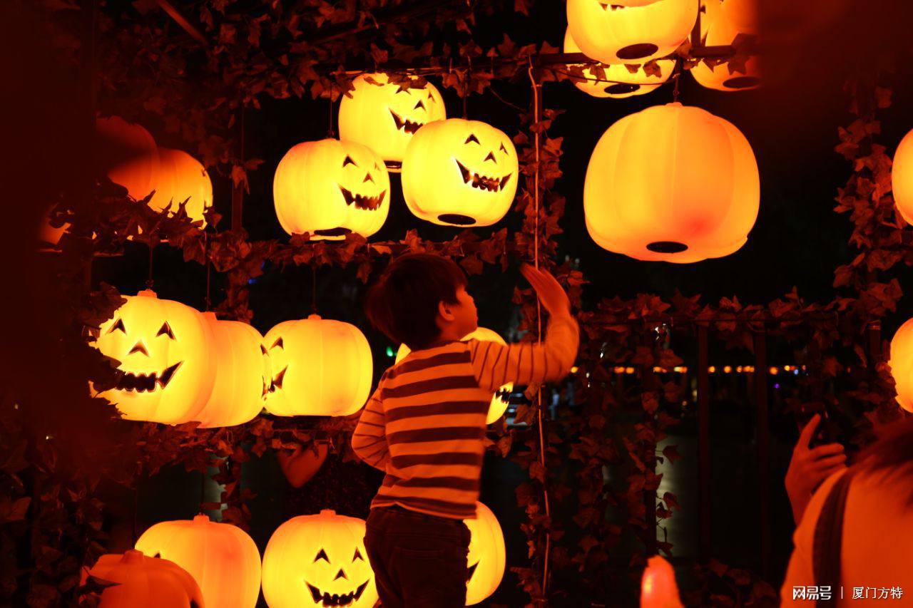 百鬼夜行欢乐谷万圣节,万圣节纽约百鬼夜行