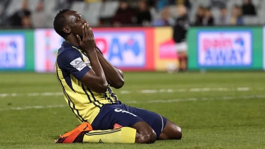 飞人博尔特终结足球梦,田径传奇博尔特