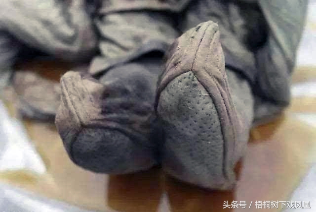 老年人为什么不能穿寿衣,老人快不行了有必要花钱抢救么