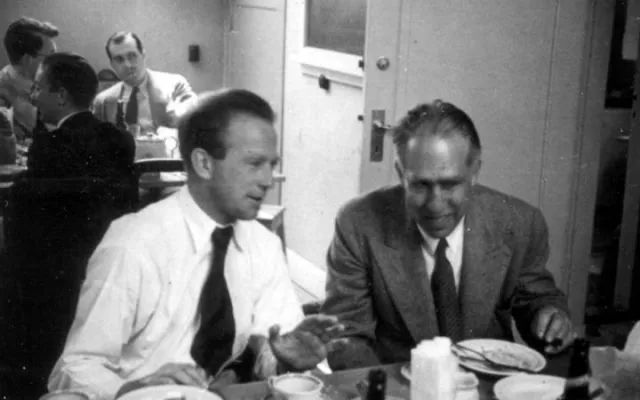 科学家玻尔有多厉害,物理学家玻尔与爱因斯坦