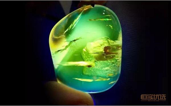 请不要嫌弃,琥珀里面没有气泡很纯净是真的吗