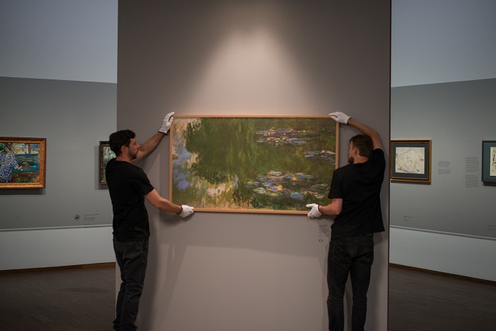 明明是家正经的科技公司,却偏爱恶搞艺术