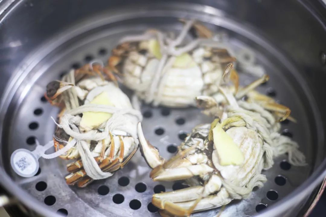 品尝清蒸大闸蟹公蟹和母蟹,清蒸大闸蟹前蟹需要处理吗