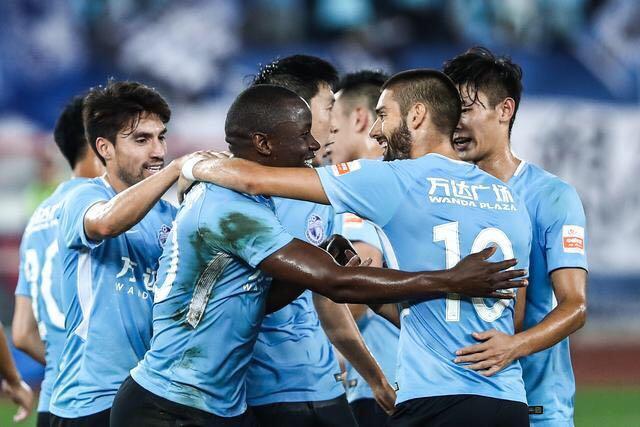 王健林被问如何看待中国足球,王健林谈足球说许家印