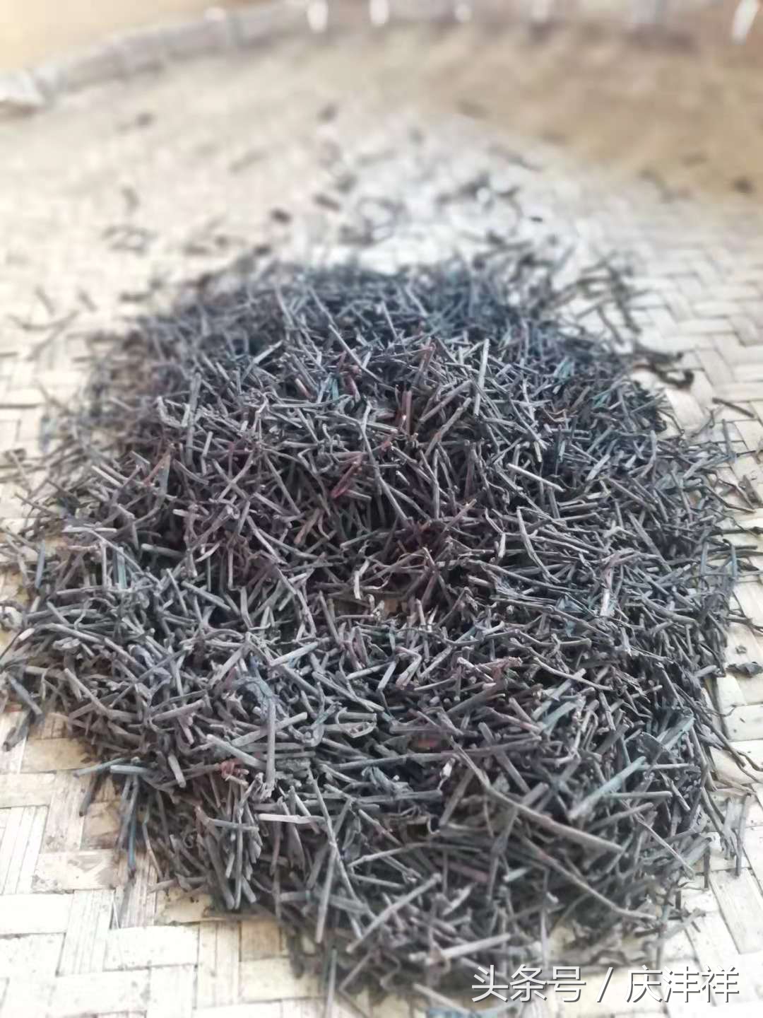 存普洱茶要选香气还是苦涩,存茶的优缺点