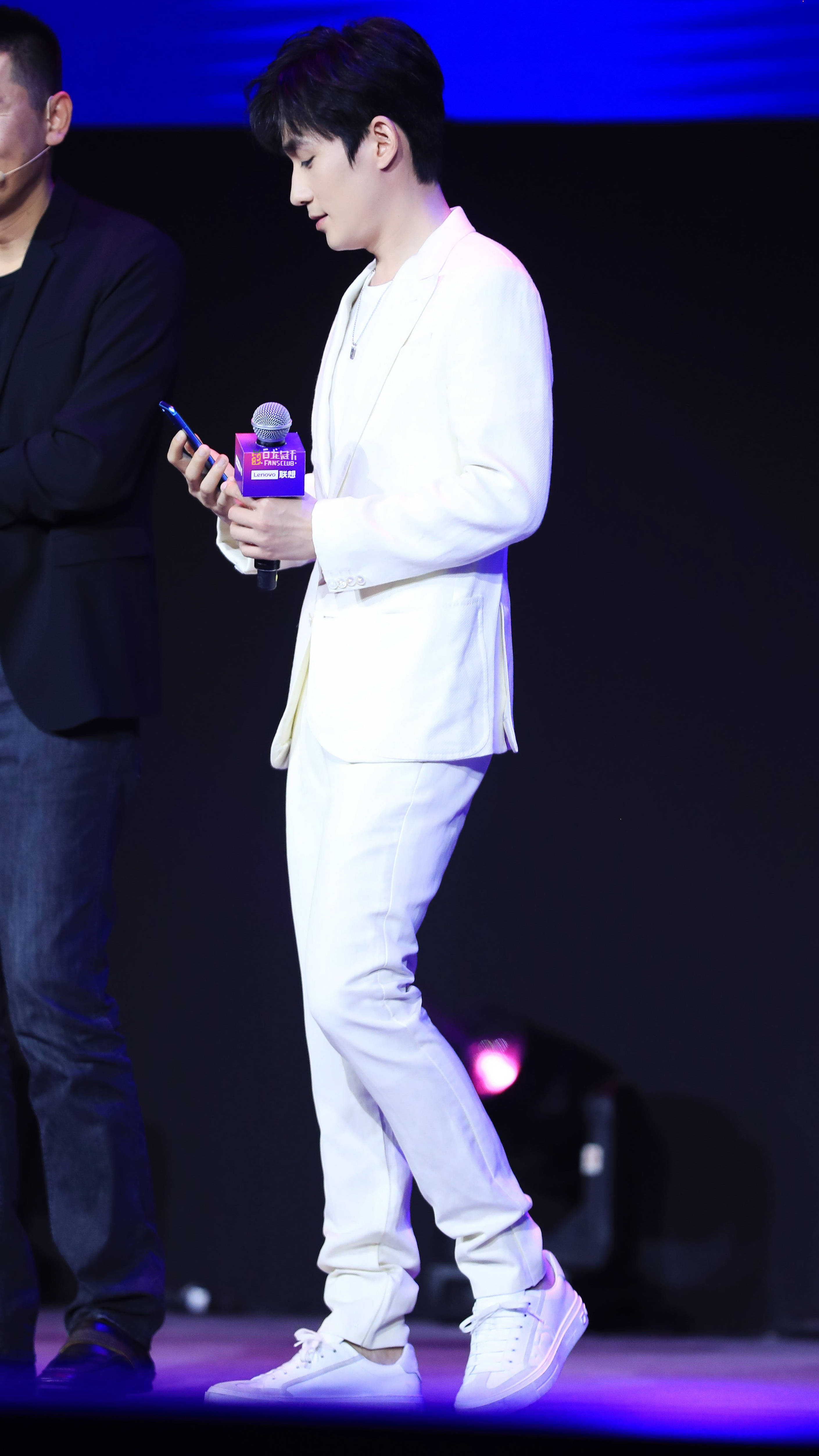 朱一龙系蝴蝶结,朱一龙戴蝴蝶结