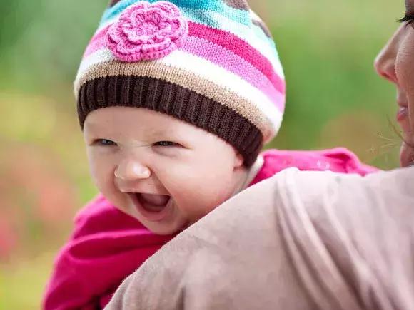 宝宝一到中午就脸红皴裂,天冷小朋友脸皴了怎么办