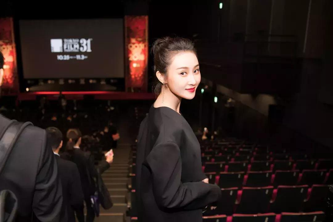 不必硬拗,林鹏“演妈妈”比朋友圈里的刷屏宝妈更入戏