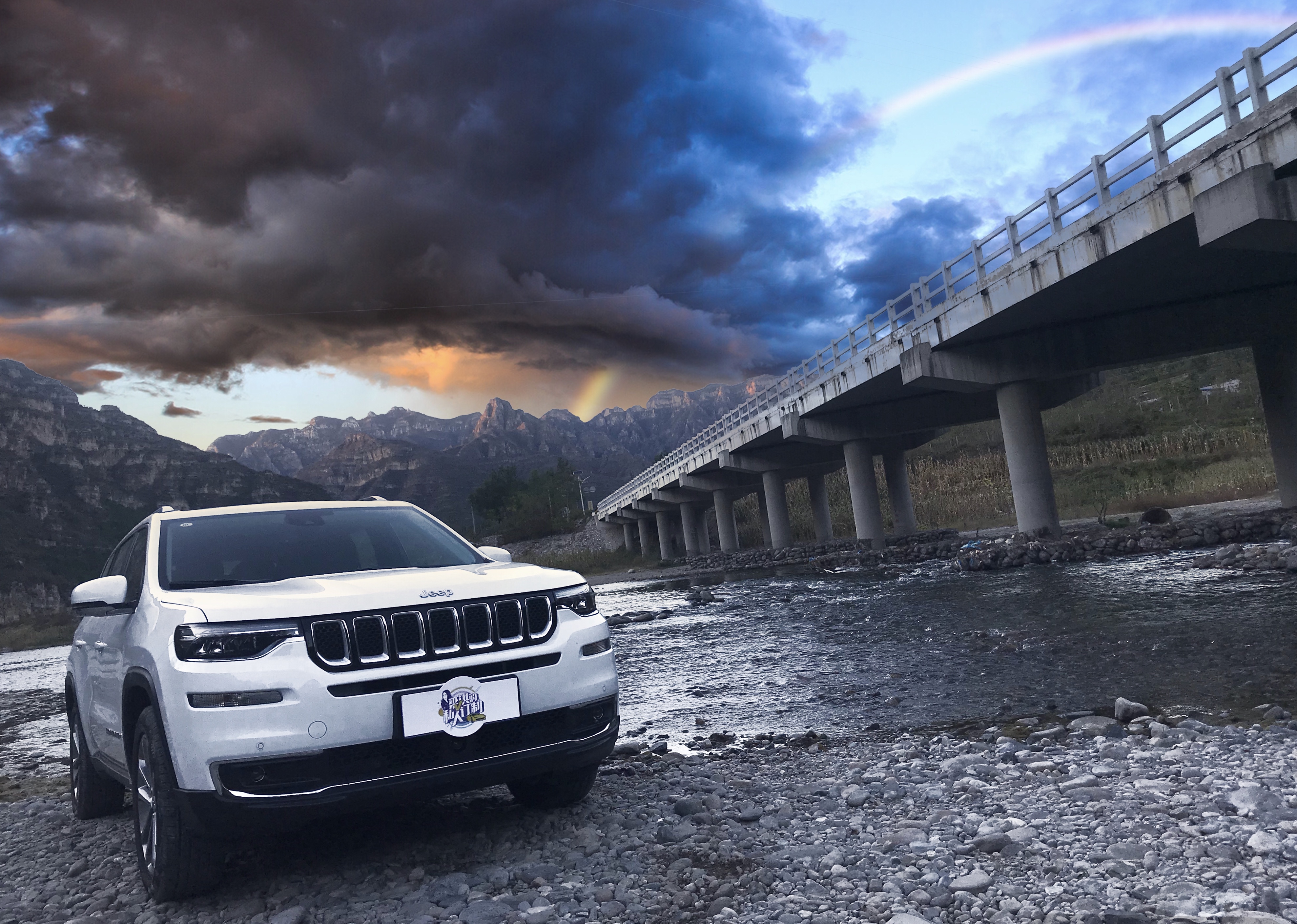 梁洪的私人订制丨用全知全能的Jeep指挥官，载一程惊喜与浪漫