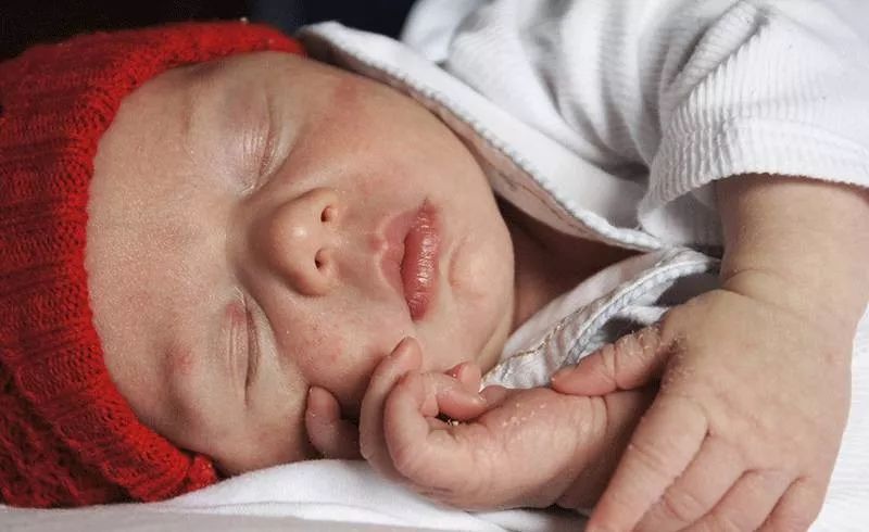 0岁婴儿需要注意什么,0岁宝宝劲大正常吗