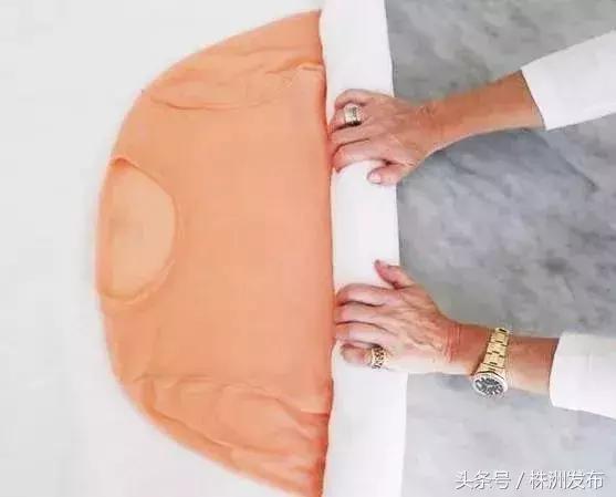 小编的羊毛衣老爱掉毛？妈妈洗衣粉里加一点东西，再也不怕掉毛了～