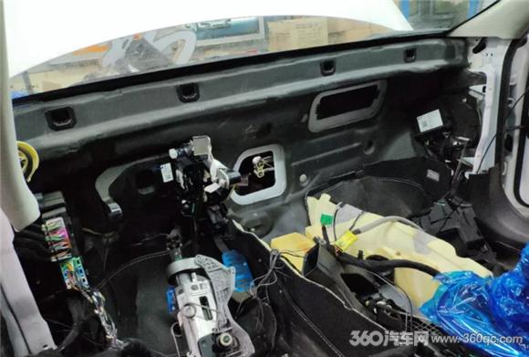 新车买回来里面的味道怎么能去除,为什么新车都有一股味道