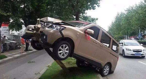 歧视女司机什么心态,女司机遭歧视你会怎么做