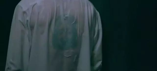 高清、特写的苍老师,其实穿上衣服更美