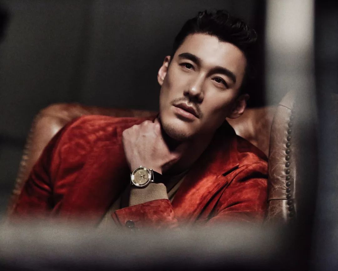 名人都爱昆仑表，为什么选他当代言？