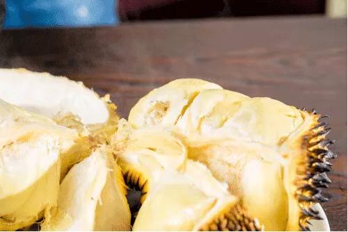 最好吃的烤榴莲肉,香格里拉古城炭烤榴莲