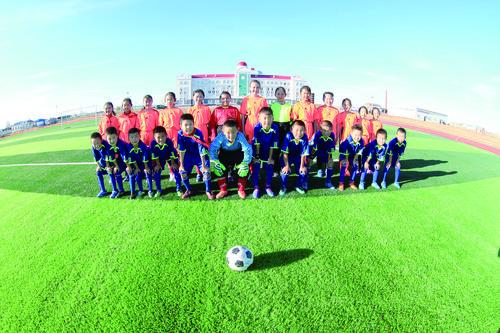 校园足球点亮梦想作文,校园足球星星之火