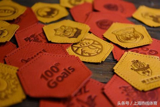 武磊获赠100场纪念球衣,武磊获赠百场纪念球衣