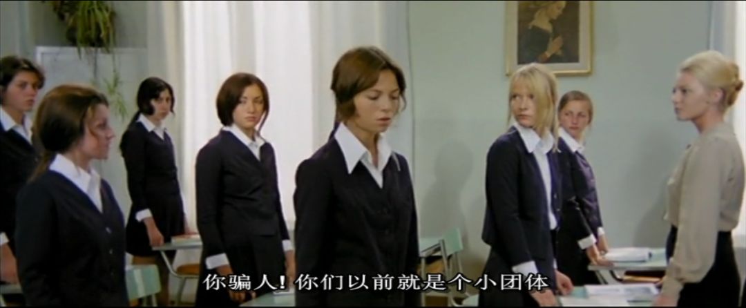 老师与学生的不伦恋，居然隐藏着一起香艳*案惨**