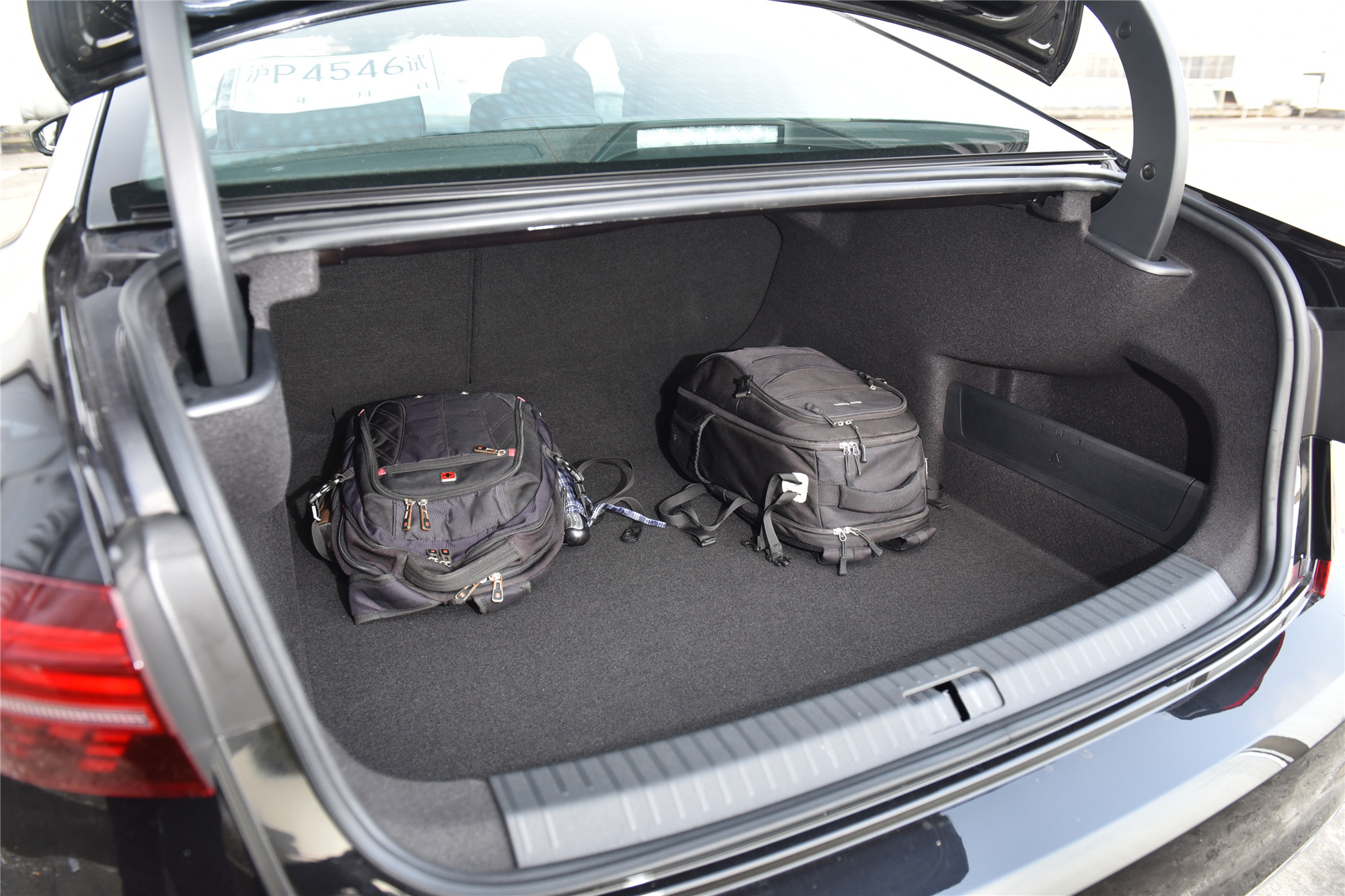 帕萨特途昂怎么选,途昂和帕萨特对比