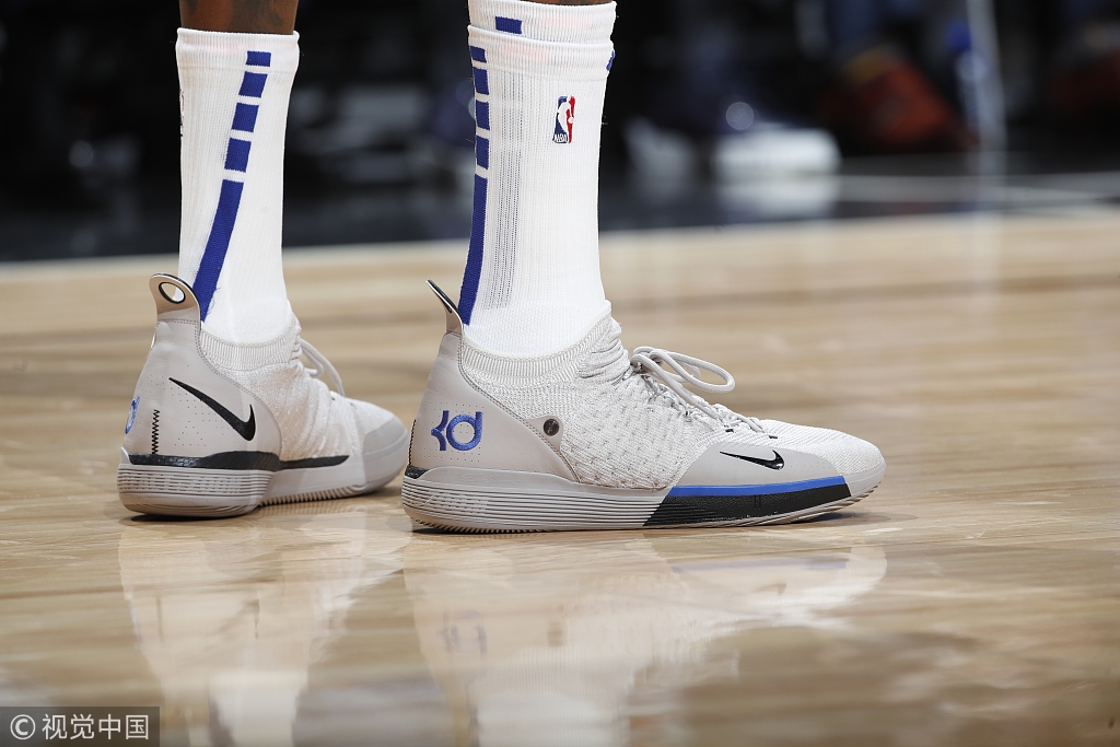 汤神回归穿的篮球鞋,汤神签约安踏前穿什么鞋